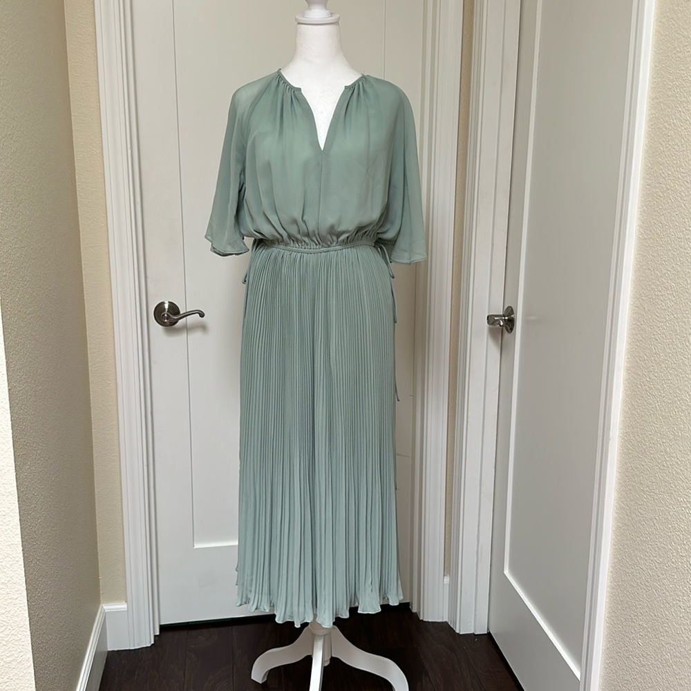 NWT H&M Tie-detail Pleated Dress - light dusty turquoise